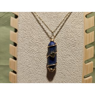 Kette Lapislazuli-Anhänger mit Zierdraht gold + Herz